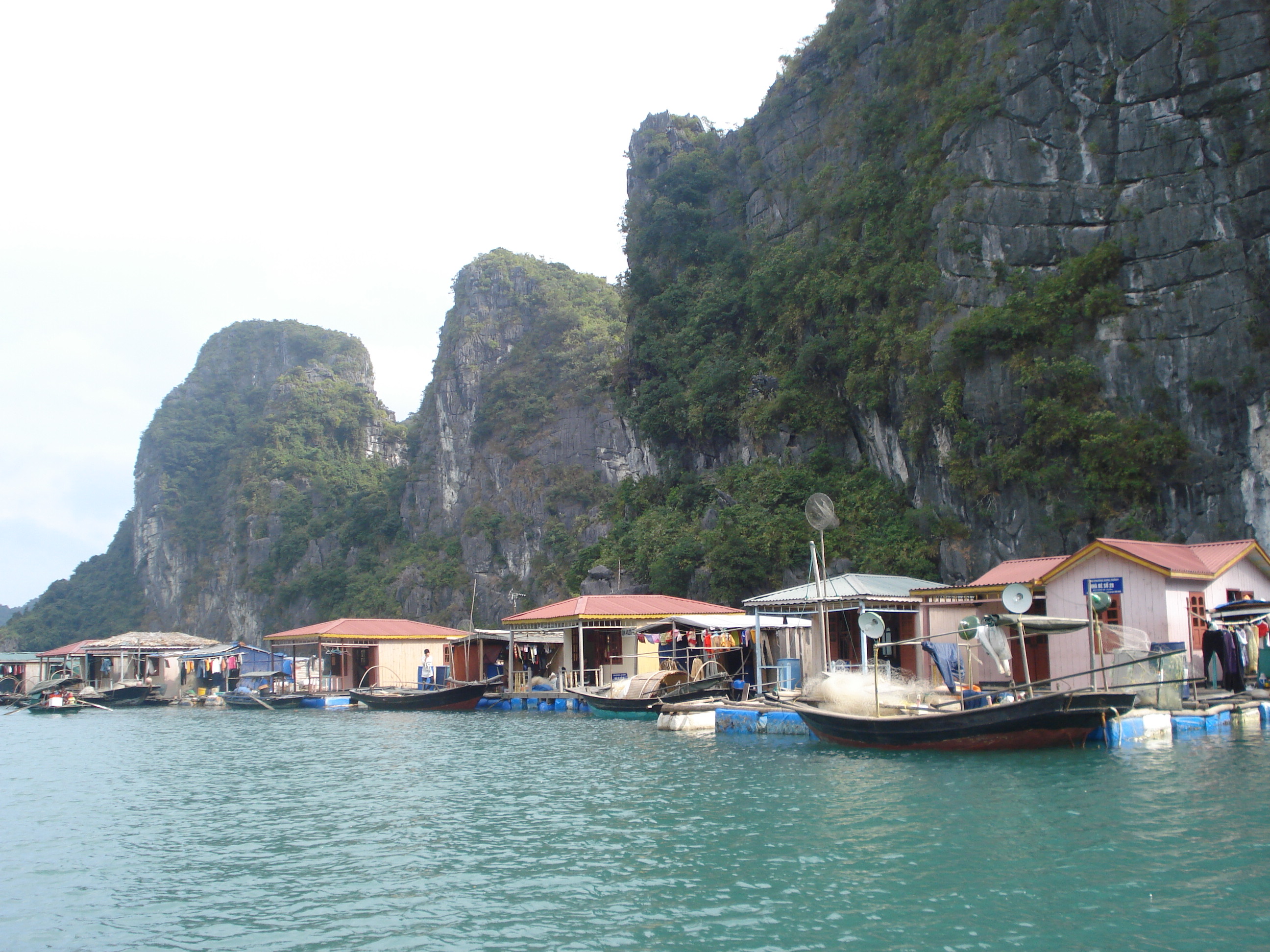 Kỷ niệm 20 năm Vịnh Hạ Long được UNESCO công nhận là Di sản thiên nhiên thế giới Đa dạng các sản phẩm du lịch biển